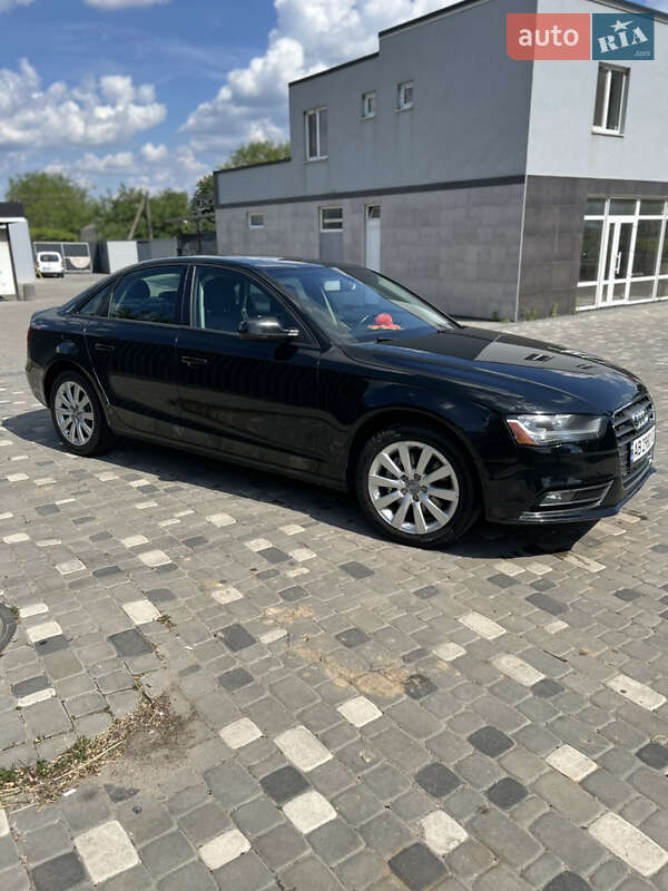 Седан Audi A4 2013 в Тульчине