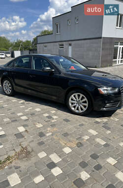 Седан Audi A4 2013 в 