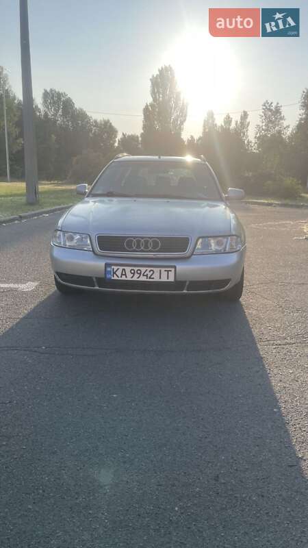Универсал Audi A4 1998 в 