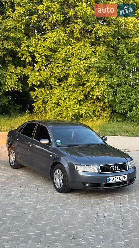 Седан Audi A4 2003 в 