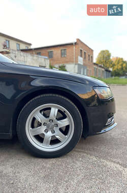 Седан Audi A4 2013 в 