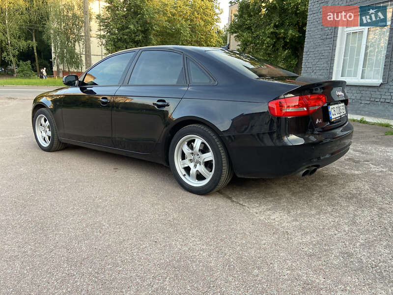 Седан Audi A4 2013 в Чернігові