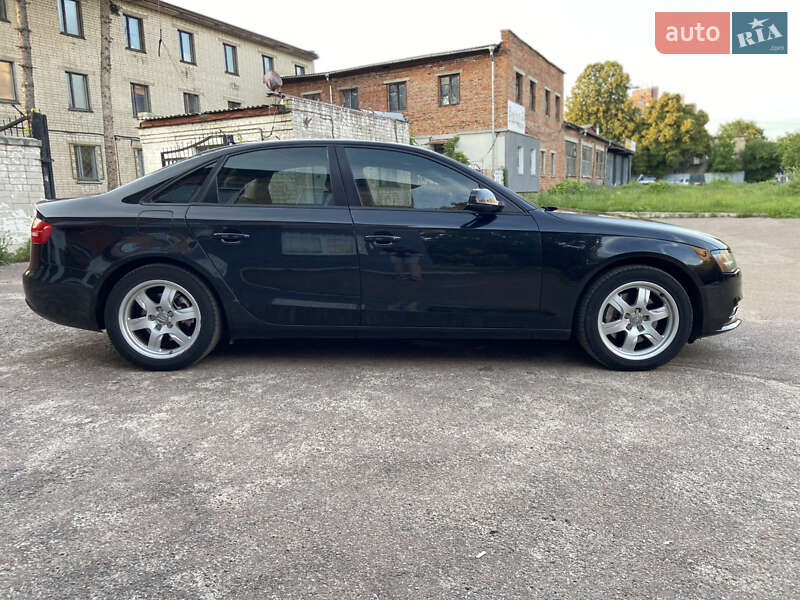 Седан Audi A4 2013 в Чернігові