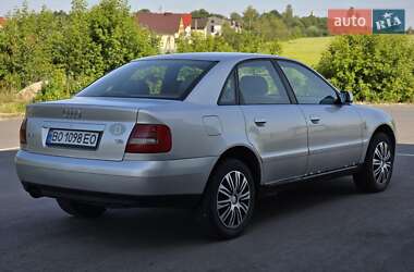Седан Audi A4 2000 в 