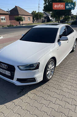 Седан Audi A4 2015 в Мукачевому