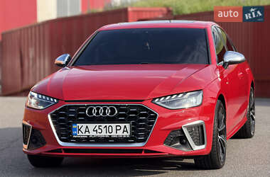Седан Audi A4 2020 в 