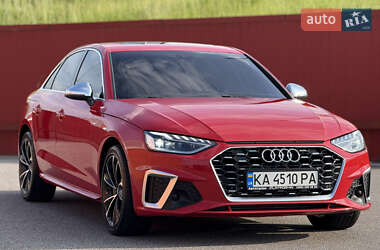 Седан Audi A4 2020 в 