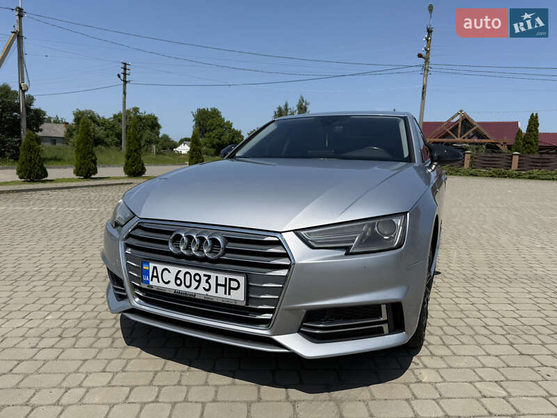 Седан Audi A4 2018 в Луцке