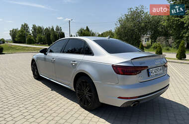 Седан Audi A4 2018 в 