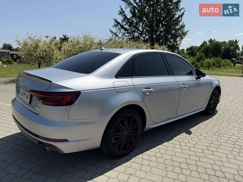Седан Audi A4 2018 в Луцке
