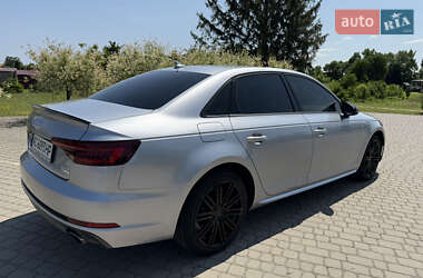 Седан Audi A4 2018 в 