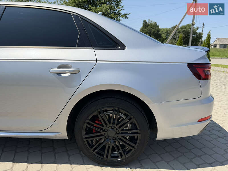 Седан Audi A4 2018 в Луцке