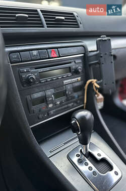 Седан Audi A4 2002 в 