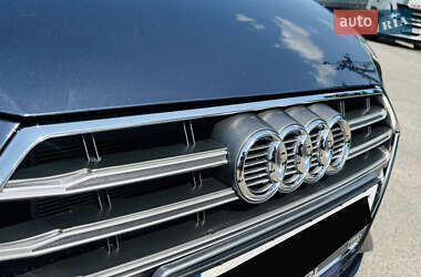 Седан Audi A4 2018 в 