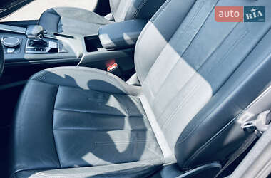 Седан Audi A4 2018 в 