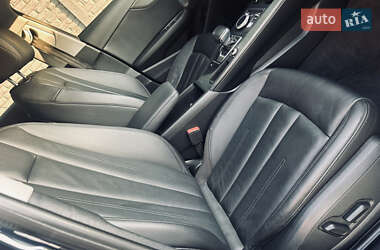 Седан Audi A4 2018 в 