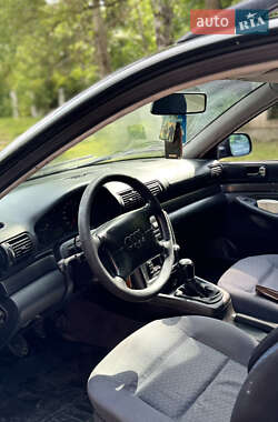 Универсал Audi A4 1997 в 