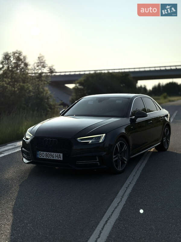 Седан Audi A4 2018 в 