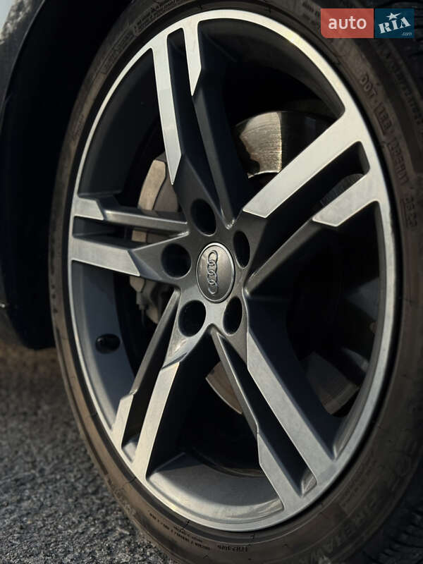 Седан Audi A4 2018 в Тернополе