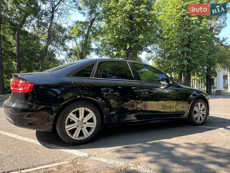 Седан Audi A4 2010 в Одессе
