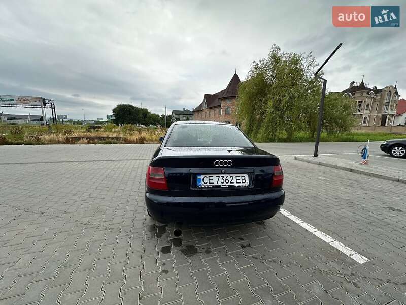 Седан Audi A4 1997 в Вижниці