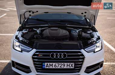 Седан Audi A4 2017 в 