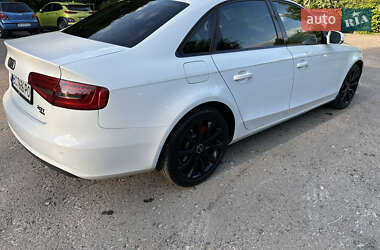 Седан Audi A4 2012 в 