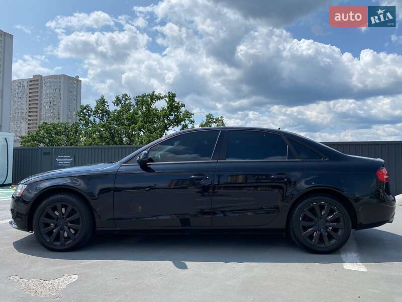 Седан Audi A4 2013 в Киеве