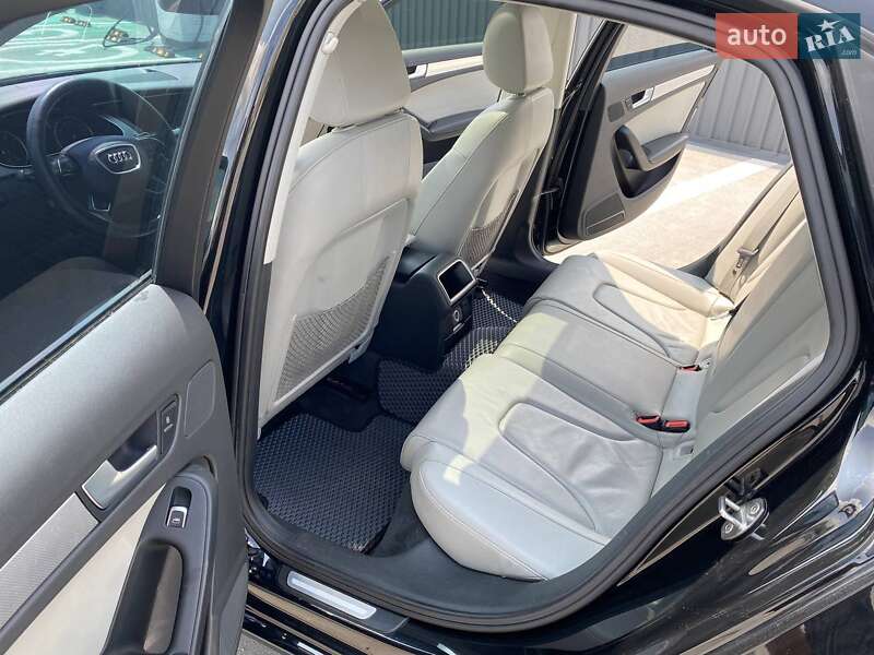 Седан Audi A4 2013 в Киеве