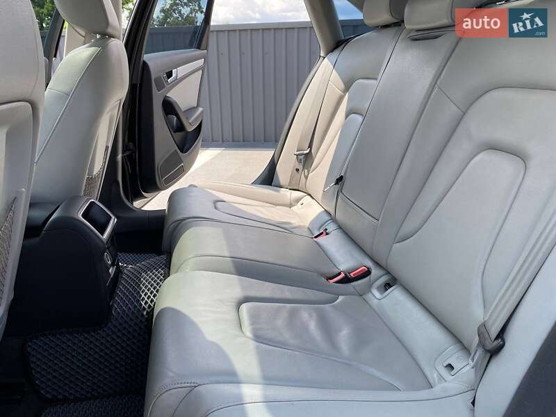 Седан Audi A4 2013 в Киеве
