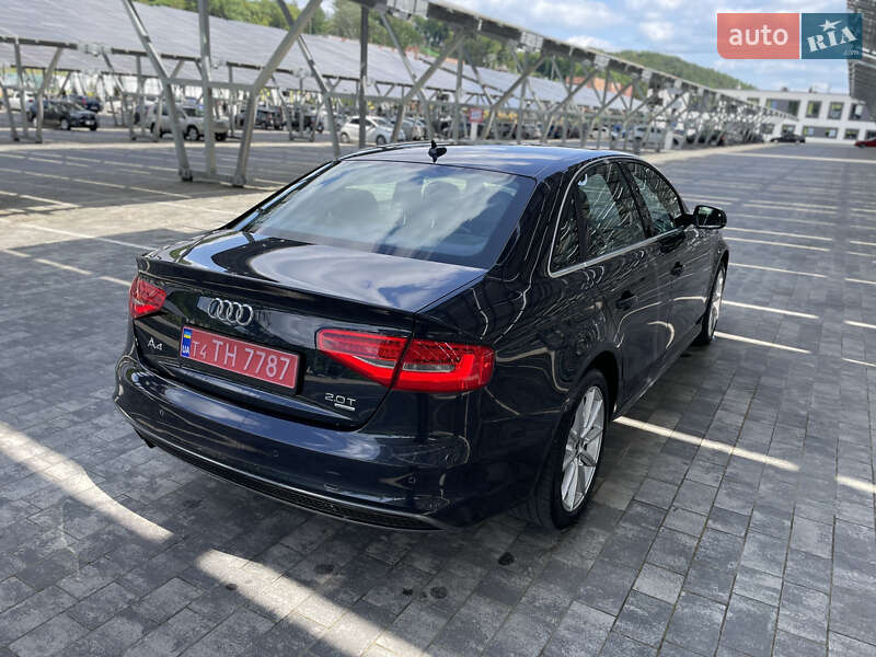 Седан Audi A4 2014 в Львові