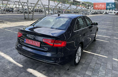 Седан Audi A4 2014 в 