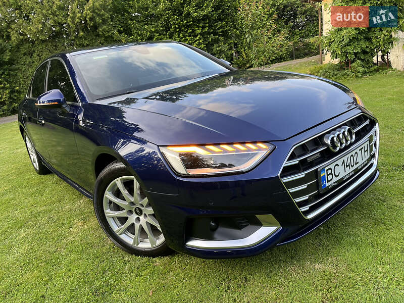 Седан Audi A4 2021 в 