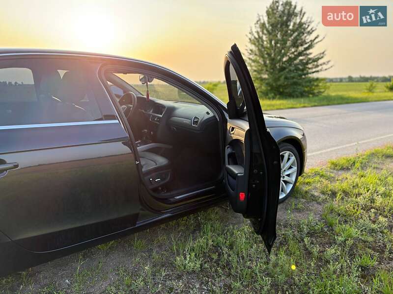 Седан Audi A4 2014 в Житомире