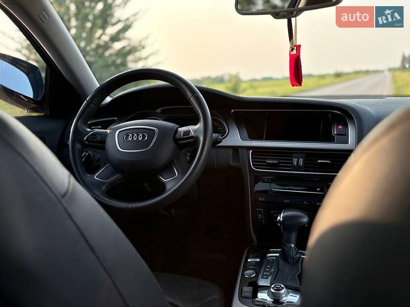 Седан Audi A4 2014 в Житомире
