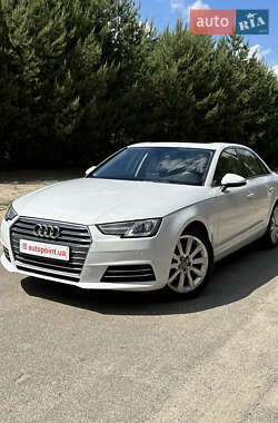 Седан Audi A4 2019 в 