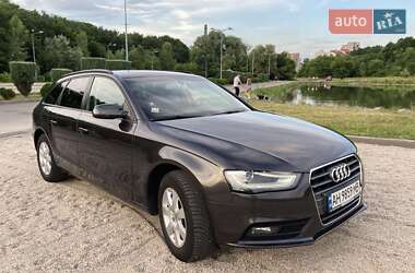 Универсал Audi A4 2013 в 