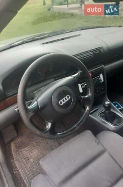 Седан Audi A4 1999 в 