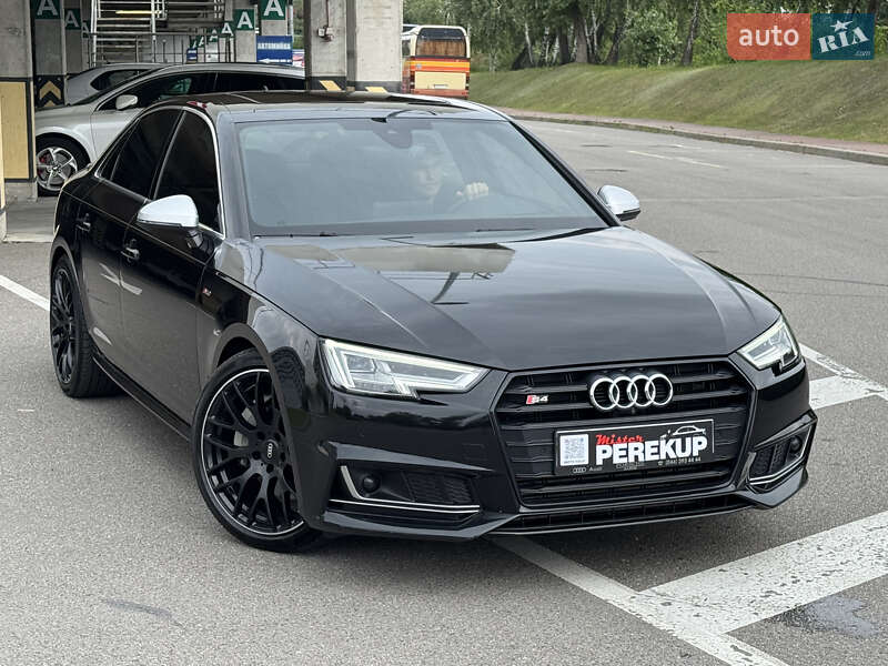 Седан Audi A4 2017 в Киеве