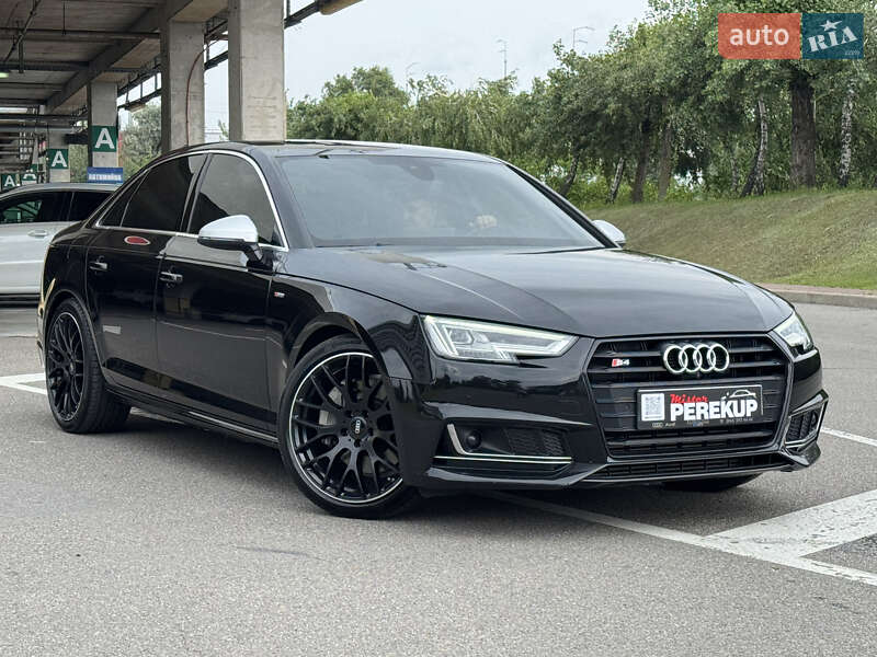 Седан Audi A4 2017 в Киеве