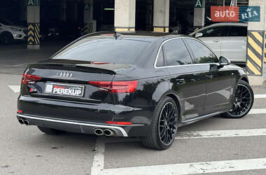 Седан Audi A4 2017 в 