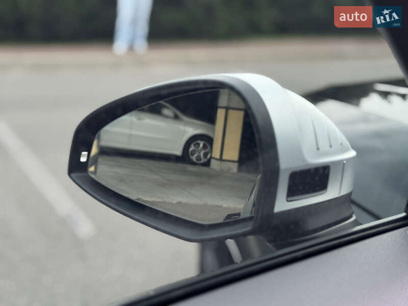 Седан Audi A4 2017 в Киеве