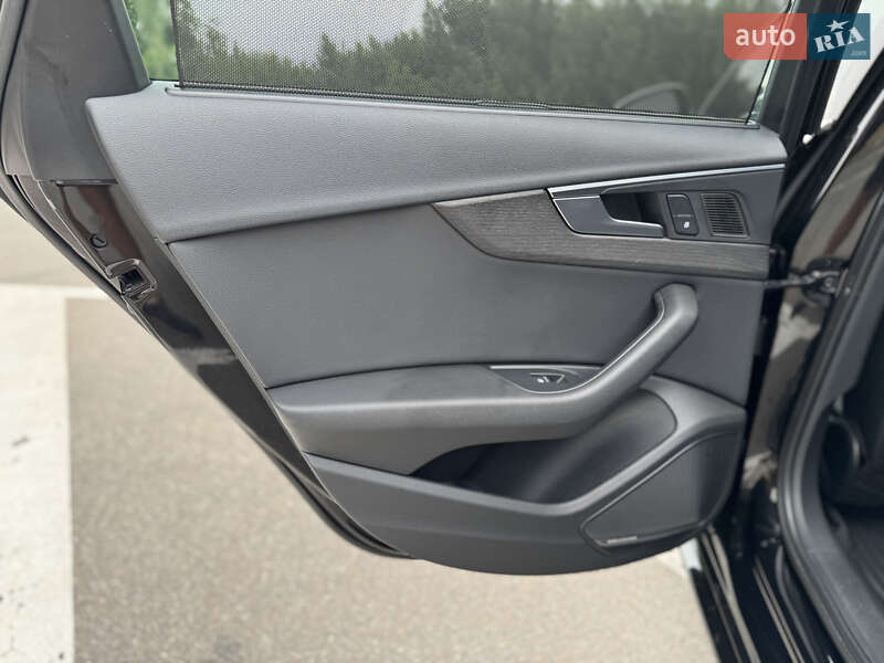 Седан Audi A4 2017 в Киеве