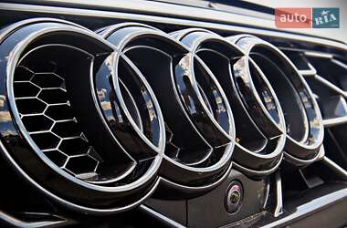 Седан Audi A4 2021 в 