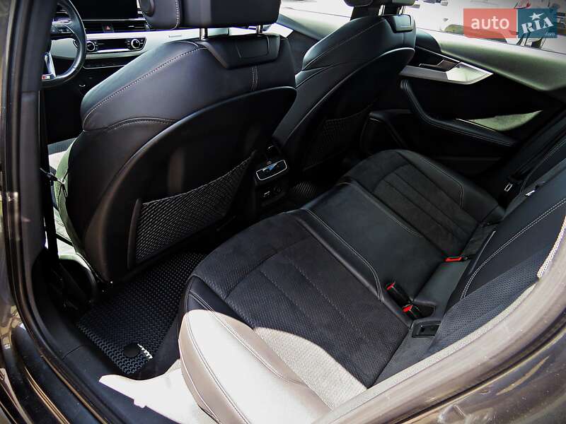 Седан Audi A4 2021 в Черкассах