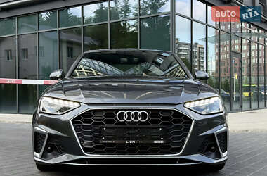 Седан Audi A4 2021 в 