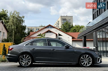 Седан Audi A4 2021 в 