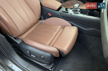 Седан Audi A4 2021 в 