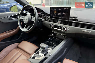 Седан Audi A4 2021 в 