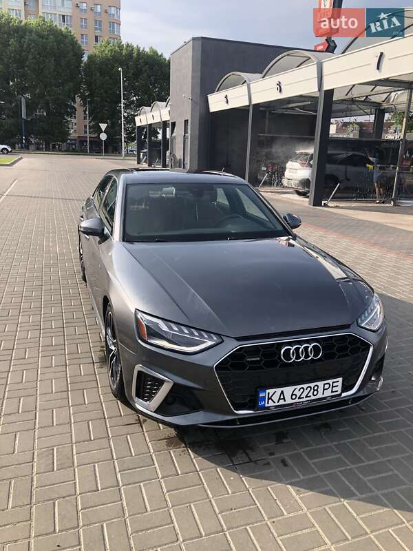 Седан Audi A4 2022 в Киеве